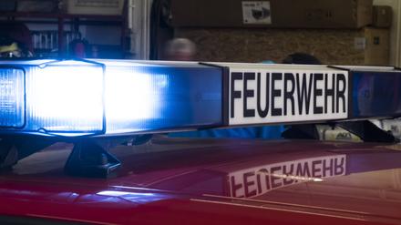 Bei einem Brand in einer Wohnung in Berlin-Wedding sind drei Menschen verletzt worden. 
