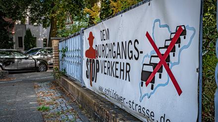 Stehen bleiben. Anwohner in Hermsdorf wehren sich gegen den Durchgangsverkehr.