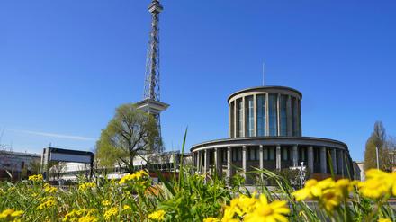 Blick auf die Messe und den Funkturm in Berlin.