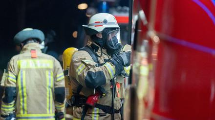 Im Gefahrenbereich. Das Gros der Arbeit von Feuerwehrleuten bilden Rettungsdiensteinsätze.