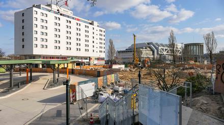 Blick auf die ZOB-Baustelle am Ostersonntag.