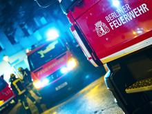 Eine Person gestorben : Haus brennt in Berlin-Schöneberg