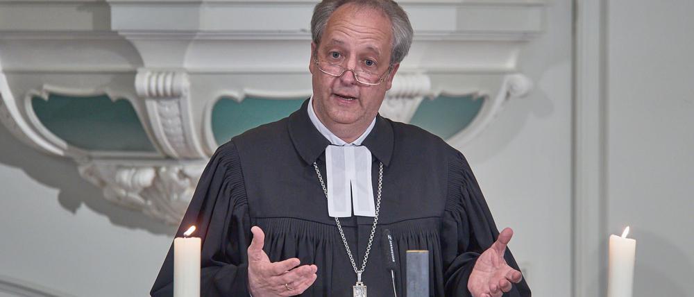 Christian Stäblein, Bischof der Evangelischen Kirche Berlin-Brandenburg-schlesische Oberlausitz, bei einer Predigt.