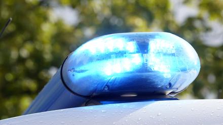 Blaulicht auf einem Polizeifahrzeug (Symbolfoto).