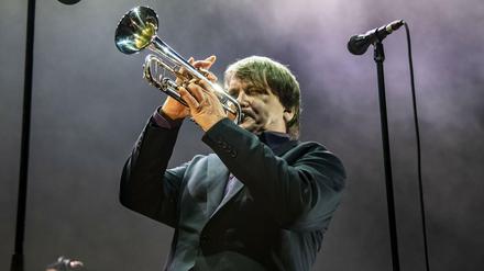 Mann mit Trompete: Sven Regener.