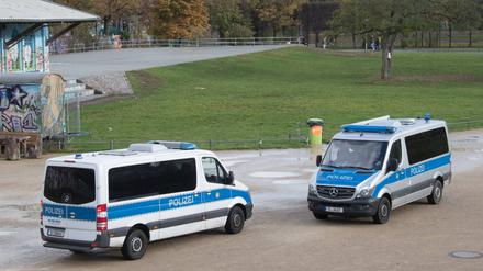 Die Polizei ist zwar sehr präsent rund um den Görlitzer Park, der Drogenhandel und weitere Kriminalität grassieren dennoch.