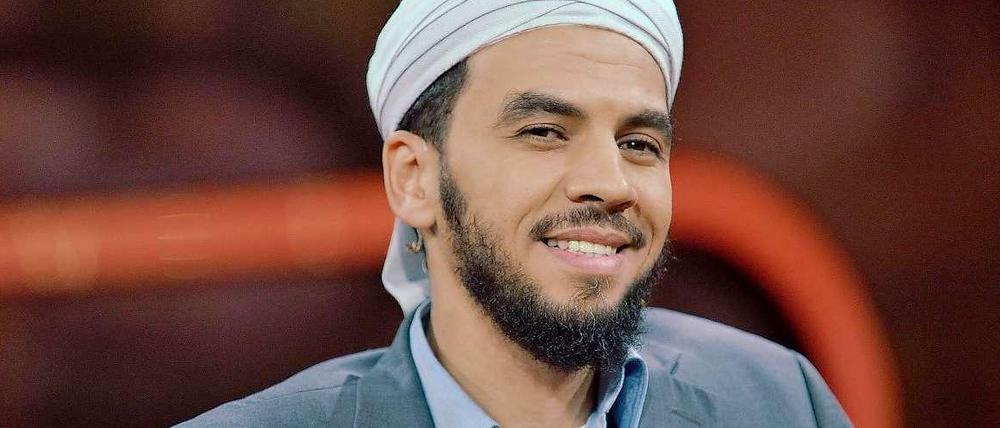 Der Berliner Imam Abdul Adhim Kamouss wurde nach seinem Auftritt bei Günther Jauch hart kritisiert - jetzt hat die Moschee die Zusammenarbeit mit ihm beendet.