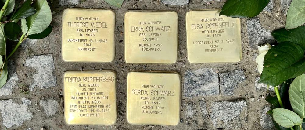 Stolpersteine gedenken an das Schicksal der Menschen, die durch die Nationalsozialisten verfolgt, ermordet, deportiert, vertrieben oder in den Suizid getrieben wurden (Symbolbild).