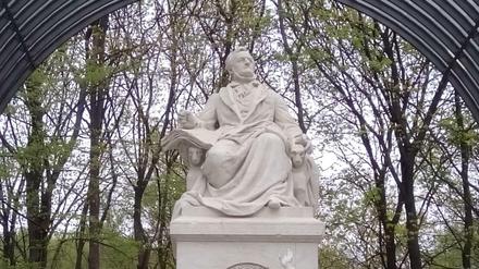 Noch bis Mai wird das Richard-Wagner-Denkmal im Tiergarten saniert.