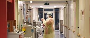 Berlins Krankenhäuser seit 22 Monaten im Ausnahmezustand. Im Bild das Institut für Hygiene und Umweltmedizin im Vivantes-Auguste-Viktoria-Klinikum.