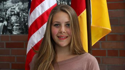 "So nah kommt man nicht alle Tage an den Präsidenten der Vereinigten Staaten heran", sagt die 16-jährige JFK-Schülerin Katharina Jeczawitz. Trotz warmen Wetters will sie sich zu dem besonderen Anlass schick anziehen. Wenn sie Obama eine Frage stellen dürfte, würde Jeczawitz fragen, warum er erst jetzt nach Berlin kommt. 