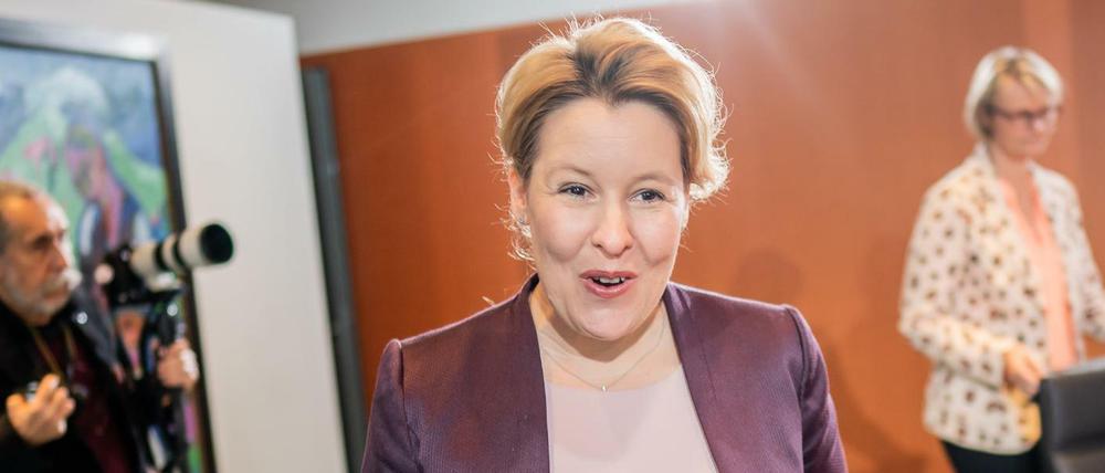 Franziska Giffey (SPD), Bundesministerin für Familie, Senioren, Frauen und Jugend, kommt zur Sitzung des Bundeskabinetts im Kanzleramt.