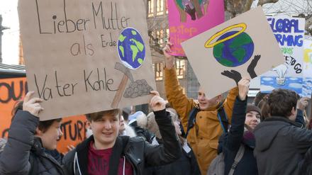 Schüler schwänzen bundesweit freitags und demonstrieren gegen den Klimawandel. Legal ist das nicht - aber legitim?