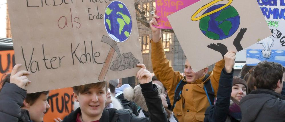 Schüler schwänzen bundesweit freitags und demonstrieren gegen den Klimawandel. Legal ist das nicht - aber legitim?