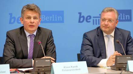 Polizeipräsident Klaus Kandt (l.) und Innensenator Frank Henkel (CDU) stellten am 15. April die Polizeiliche Kriminalitätsstatistik vor. 
