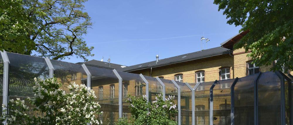 Die Karl-Bonhoeffer-Nervenklinik, Oranienburger Strasse, in Reinickendorf ist eine von zwei Kliniken des Maßregelvollzugs in Berlin.