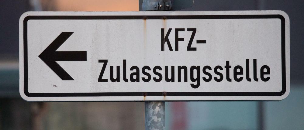 Berlins Sorgenkinder: Die Kfz-Zulassungsstellen. Jetzt geht es aber bergauf.