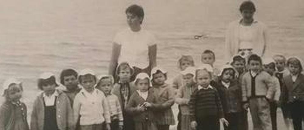 Das Foto zeigt eine Gruppe Kinder eines Kinderheimes aus Norderney im Jahr 1961.