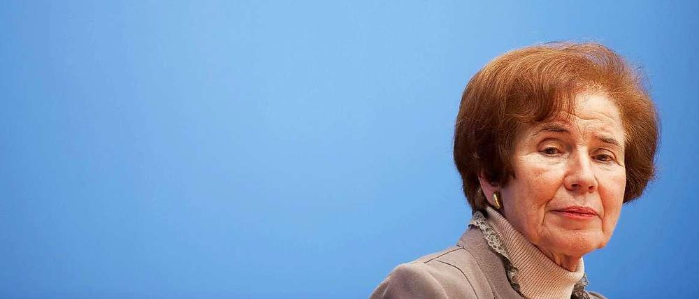 Eine streitbare Frau. Die Berliner Linke will die Journalistin Beate Klarsfeld mit der Ehrenbürgerwürde ehren.