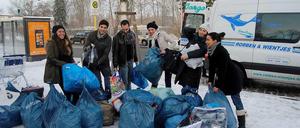 Facebook-Spendenaktion "Kleider gegen Kälte". Etwa 180 Säcke mit Kleidung kamen zusammen. 