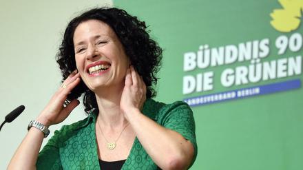 Die Berliner Landesvorsitzende von Bündnis90/Die Grünen, Bettina Jarasch, spricht am 24.11.2016 bei einem kleinen Parteitag der Berliner Grünen in Berlin.