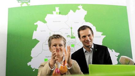 Die grüne Bürgermeisterkandidatin Renate Künast und Landesgeschäftsführer André Stephan.