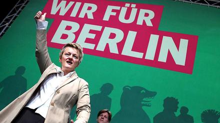 09.04.2011: Über 90 Prozent der Mitglieder wählen Renate Künast zur Spitzenkandidatin der Berliner Grünen, die eine sehr kämpferische Rede hielt.