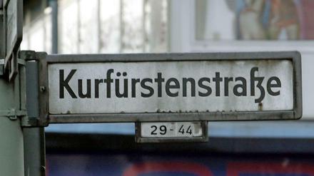 Spuren des Feudalismus. Die Kurfürstenstraße in Schöneberg erinnert an undemokratische Zeiten. Ist das noch zeitgemäß?