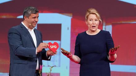 Seit' an Seit' für die Berliner SPD: die Co-Vorsitzenden Raed Saleh und Franziska Giffey.