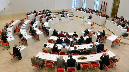 Hier sitzen wohl auch in Zukunft viele Menschen mit SPD-Parteibuch: Der Brandenburger Landtag.