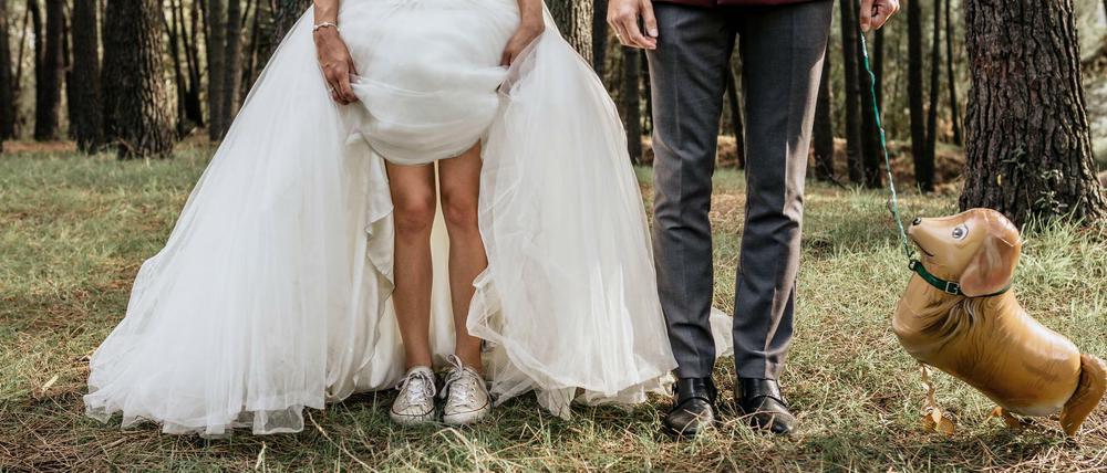 Ob Second-Hand, geliehen oder gekauft - ein Hochzeitskleid kann teuer werden.