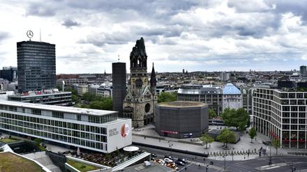 Blick auf die Kaiser-Wilhelm-Gedächtnis-Kirche auf dem Breitscheidplatz.
