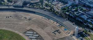 Das Foto beweist es: Das Tempelhofer Feld ist bereits bebaut.