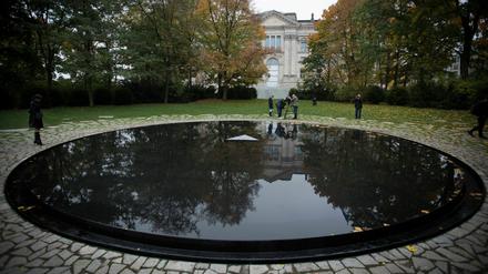 Gedenkstätte für die im Nationalsozialismus ermordeten Sinti und Roma, im Tiergarten direkt neben dem Bundestag.