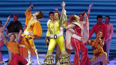 Das ABBA-Musical "Mamma Mia!" läuft seit 1999 sehr erfolgreich. Weltweit haben es 54 Millionen Menschen gesehen (hier eine Aufführung in Stuttgart). Nun kehrt es auch nach Berlin zurück.