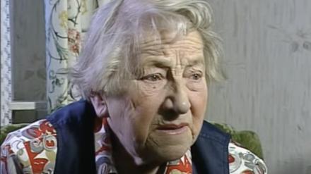 Maria Rimkus, sie ist auch unter dem Namen Maria Nickel bekannt, lebte von 1910 bis 2001. Das Bild stammt aus einer Dokumentation der Shoah Foundation.