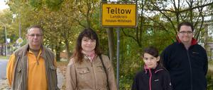 Wo alles begann: Robert, Ursula, Lydia und Oliver Pietruschinksi, fotografiert am Ostpreußendamm an der Stadtgrenze zu Teltow. Hier wurde am 14. November 1989 der Grenzzaun durchschnitten. 
