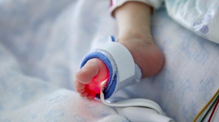 Klein und schutzlos: Besonders Babys kann eine Infektion mit RSV schwer treffen.