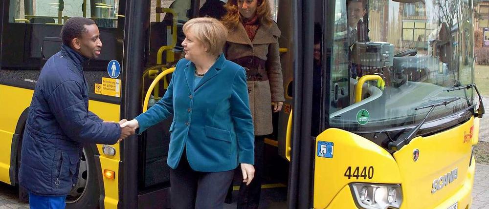 Vorn nur Ausstieg! Die Kanzlerin sollte häufiger BVG fahren.