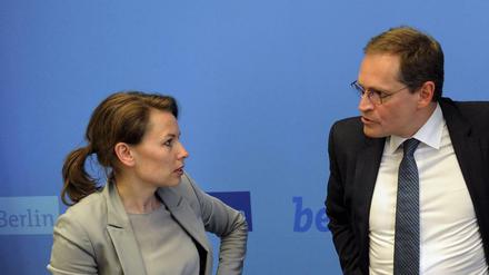 Gesprächsstoff: Senatssprecherin Daniela Augenstein (links) ist bis kurz vor der Wahl erst mal im Urlaub.