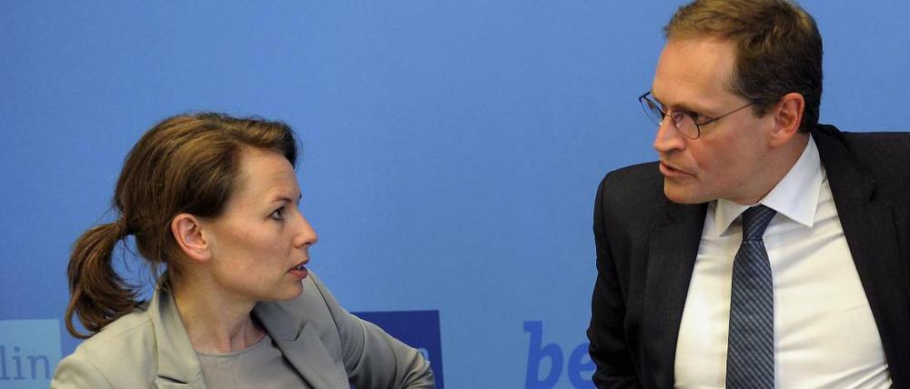 Gesprächsstoff: Senatssprecherin Daniela Augenstein (links) ist bis kurz vor der Wahl erst mal im Urlaub.