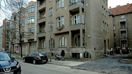 Das Haus in der Pestalozzistraße 4 wird komplett saniert. Das hat erhebliche Mietsteigerungen zur Folge.