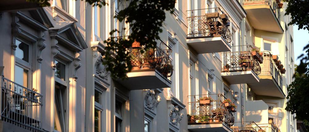 Wohnungen in Hamburg: Die Hansestadt zählt zu den teuersten Städten in Deutschland für Mieter und Immobilienkäufer. Entsprechend groß ist der Mangel an Wohnraum für Bezieher niedrigerer Einkommen. 