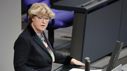 Monika Grütters (CDU) wird nur wenige Tage nach ihrer Wahl zur Spitzenkandidatin aus dem eigenen Landesvorstand kritisiert.