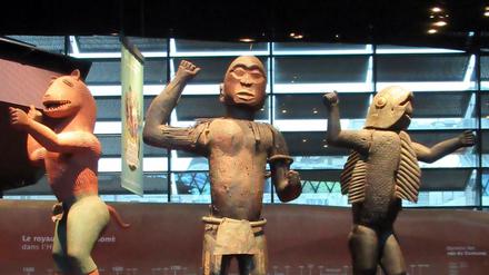 Beutekunst ist überall in Europa verbreitet: Hier Statuen des Königreichs Dahomey im Quai Branly Museum in Paris.