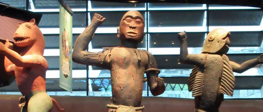 Beutekunst ist überall in Europa verbreitet: Hier Statuen des Königreichs Dahomey im Quai Branly Museum in Paris.