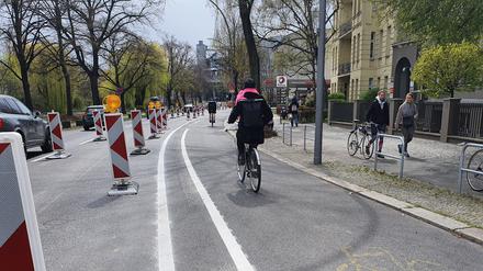 Viel Platz bekommen Radfahrer an den Kreuzberger Kanaluferstraßen.