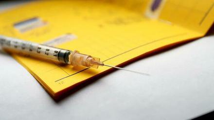 Der Impfpass eines AfD-Politikers in Lichtenberg wurde konfisziert. 