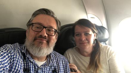 Manager Rodrigo Bustos Barros und seine Frau Kerstin auf dem Rückflug.