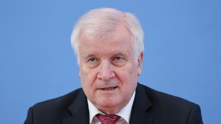 Bundesinnenminister Horst Seehofer (CSU) befürchtet, dass mit dem neuen Gesetz Vertrauen in die Polizei zerstört werde.